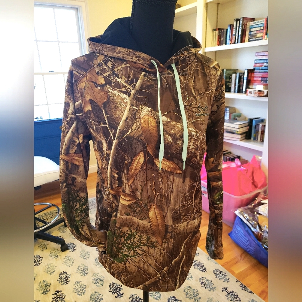 Realtree womans sweatshirt hoodie, Camo and powder blue, size small